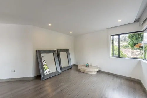 Casa En Venta En Calatrava. Cod V5907