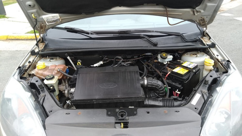 Ford Fiesta Max Ambiente