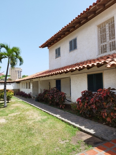 Casa En Venta Urb. Caraballeda Litoral C-19783