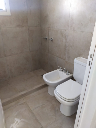 Imagen 8 de 25 de Vendo Departamento 3 Dormitorios - Cochera - Complejo Con Pileta