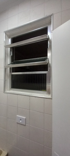 Apartamento De 01 Dormitório Com Vaga De Garagem Coberta !!!
