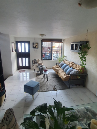Casa En Fraccionamiento Con Seguridad Privada. Trato Directo