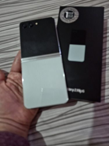 Celular Samsung Galaxy Z Flip 5 5g 8gb 512gb Color Aqua One Ui 7 (Usado)