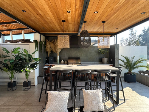 Departamento Townhouse En La Dehesa, 3 Pisos + Rooftop