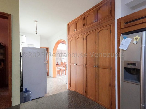 Casa Quinta En Venta En Santa Elena Barquisimeto 24-10415 Dh