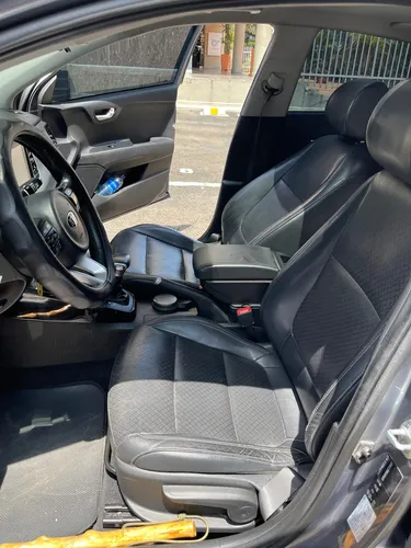 Kia Rio 1.4 automatico full