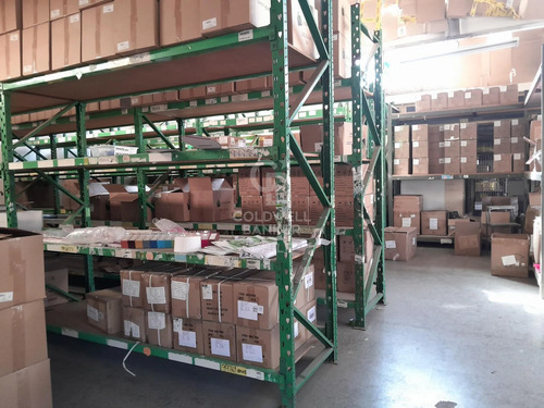 Bodega En Arriendo O Venta  San Diego 940 Mts.