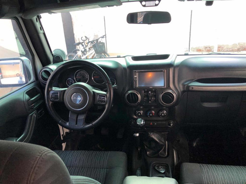 Imagen 5 de 10 de Jeep Wrangler 2011 3.8 Sport Unlimited 199cv Mtx