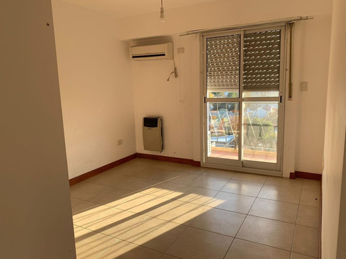 Imagen 6 de 14 de Departamento De Tres Ambientes Con Cochera