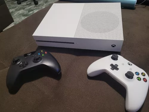 Microsoft Xbox One S 1tb - Usado - Escorrega o Preço