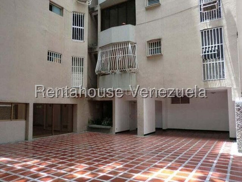 Ms: 25-16515 Se Vende Amplio Apartamento En Santa Rosa De Lima. A=123m2, 3h, 3b, 1p.