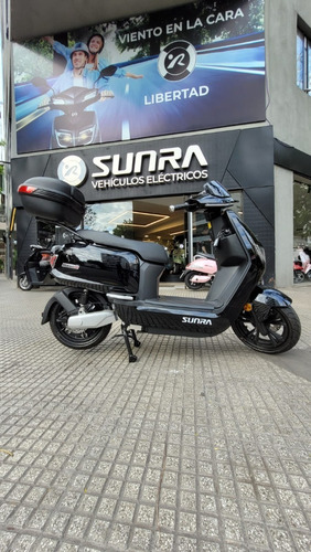 Imagen 15 de 25 de Moto Eléctrica Robot S /porta Equipaje Y Baúl De Regalo / A
