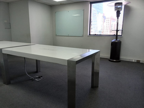 (ofi) Oficinas Habilitada Isidora Goyenechea, Metro El Golf