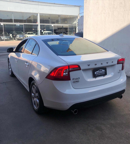 Imagen 6 de 10 de Volvo S60 2014 2.0 T4 180cv At