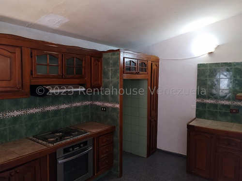 Casa En Venta Urbanización Chucho Briceño Cabudare Lara (24-9408) // Invierta Seguro Con Rentahouse//