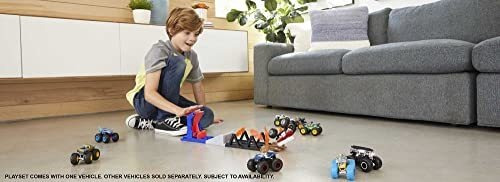 Juego Hot Wheels Monster Trucks Fire Through Hero 164