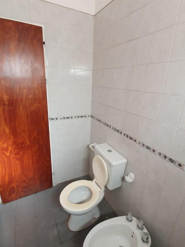 Imagen 24 de 28 de Casa De Tres Dormitorios, Dos Baños, Cochera, Amplio Terreno Y Pileta
