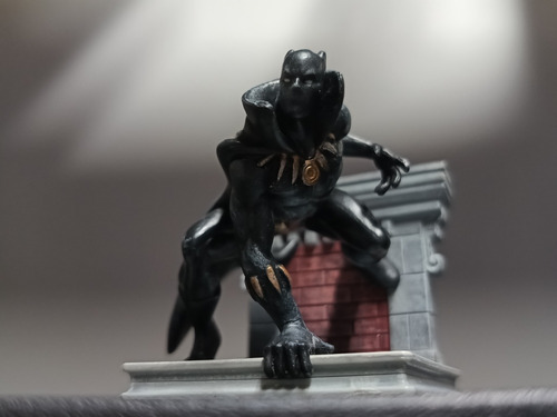 Figura Gashapon  Marvel Black Panther Estatua Mini 