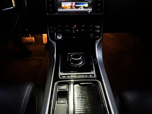 Jaguar XE XE PRESTIGE