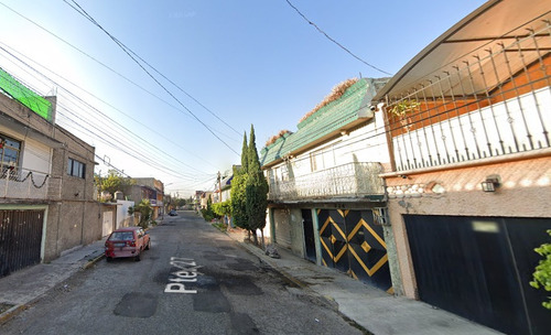 Casa En Venta En Poniente 27 En La Perla Ciudad Nezahualcóyotl, Méx. Ajrj
