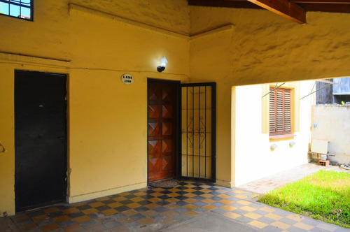 Imagen 15 de 30 de Casa 4 Ambientes En Rafael Calzada Con Parque Y Parrilla