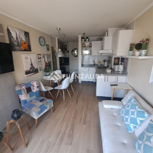 Departamento En Venta De 2 Dorm. En Metro Ecuador
