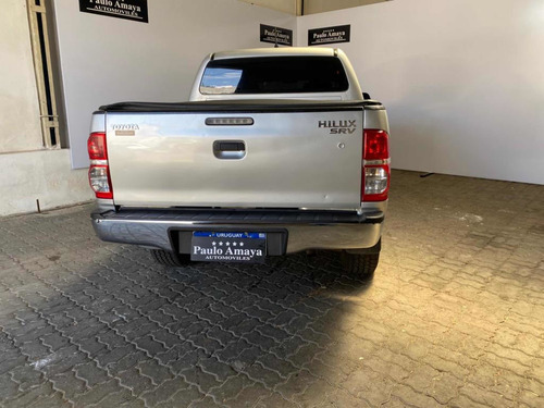 Toyota Hilux 3.0 Cd Srv Cuero Tdi 171cv 4x4 4at 2013