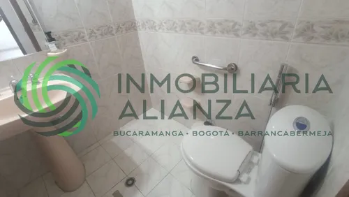 Apartamento En Venta En Cabecera Del Llano. Cod V61728