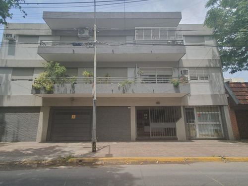 Imagen 2 de 26 de Hermoso Ph En Venta En Caseros Centro Con Cochera Y 2 Patios