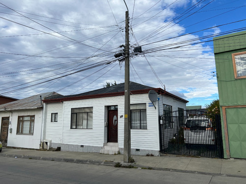 Casa Y 2 Cabañas En Centro De Punta Arenas