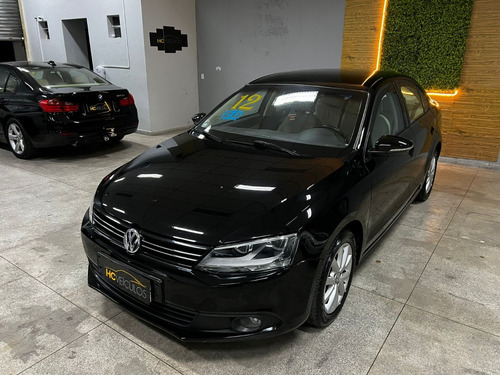 Volkswagen Jetta 2.0 Comfortline Flex 4p Automática