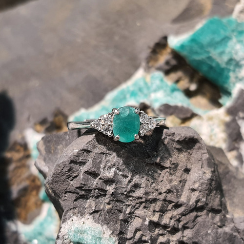 Anillo De Compromiso Esmeralda Colombiana En Promoción