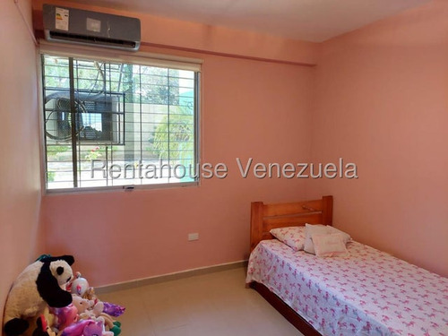 Maribel Morillo Asesor Inmobiliario De Rentahouse Vende; Lindo Apartamento; Situado En Planta Baja; Posee 2 Hab.2 Baños; Queda Amoblado; Conjunto Privado Ubicado Cerca Avda. La Ribereña; Cabudare Lara