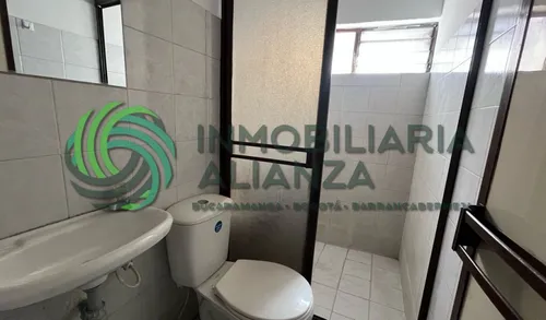 Apartamento En Arriendo En Alfonso Lopez. Cod A15584