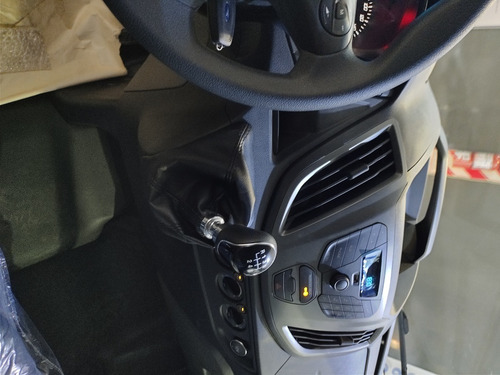 Imagen 22 de 25 de Ford Transit 2.2 Furgón Medio Techo Elevado Venta Directa (f