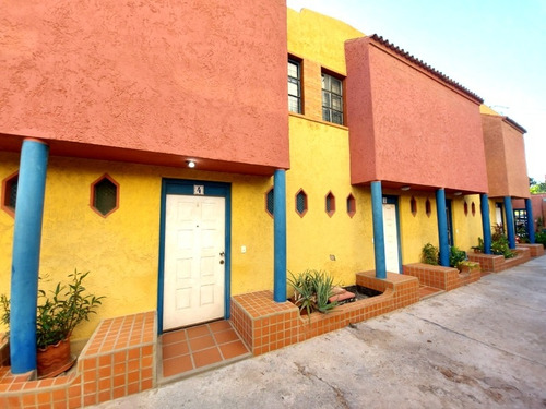 Imagen 2 de 12 de Venta Townhouse C.r Ibiza Casco Central Lecheria
