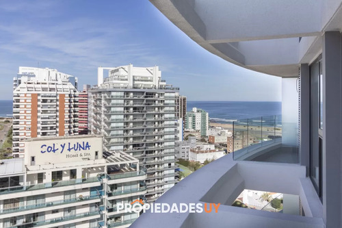 Apartamento En Venta Y Alquiler En Mansa Punta Del Este, 3 Dormitorios, 4 Baños
