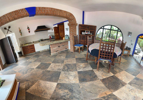 Casa A Orilla Del Lago De Tequesquitengo