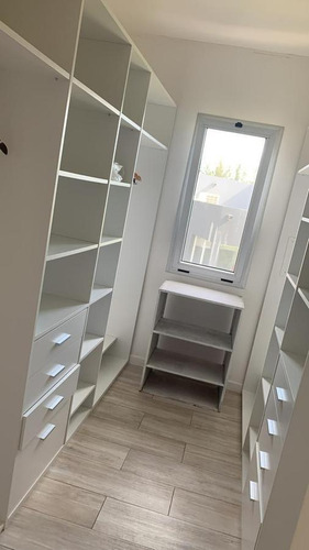 Casa En Venta 3 Dorm. En El Barrio Barbarita