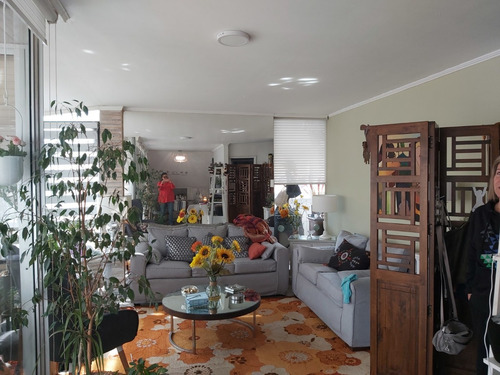 Departamento Cercano Al Barrio Los Castaños,esquina El Aromo