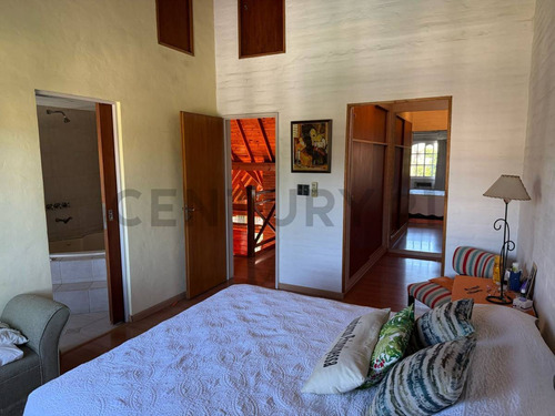 Venta Casa 4 Dormitorios El Palomar 290 M2 Lote 600m2 Piscina Quincho