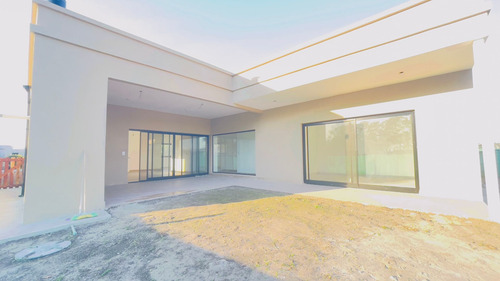 Imagen 14 de 30 de Casa 4 Ambientes Venta Santa Elena Pilar Del Este