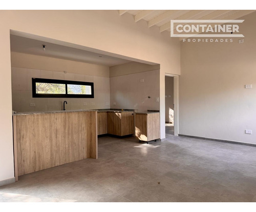 Moderna Casa De 100 M² Con Parrilla, Jardín Y Ventanas Dvh, A Entregar En 2025