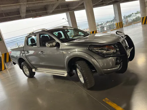 Mitsubishi L200 2.4 Cabina Doble 4x2 Mt