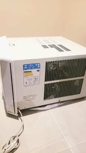 Ar Condicionado 220v Consul Pouquíssimo Uso Branco (Usado)
