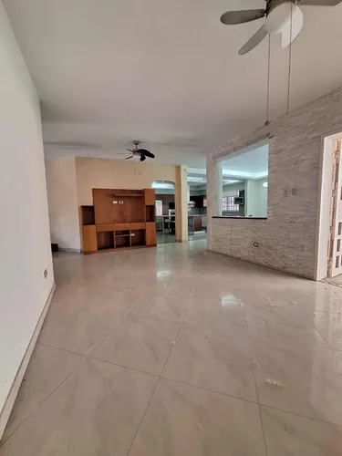 Casa En Venta En El Parral. Dl