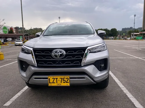 Toyota Fortuner Srv 2.4 Diesel 4x2 At 2023