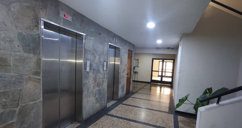 Imagen 7 de 9 de Se Vende Apartamento En Edificio Martinica Ii. Código: 135683