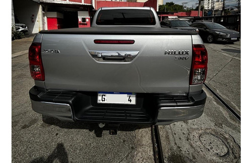 Toyota Hilux 2.7 Srv Cab. Dupla 4x4 Flex Aut. 4p Gasolina e álcool