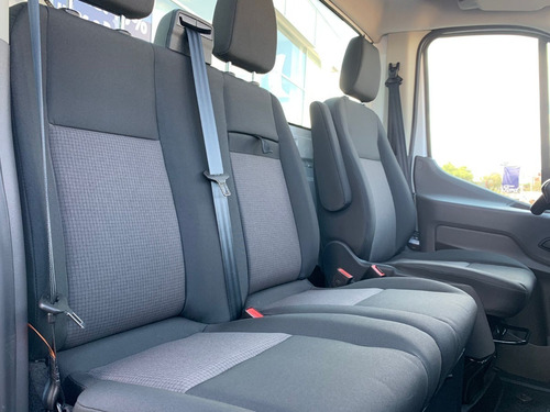 Imagen 6 de 12 de Ford Transit Chasis Cab 470l Rwd 2.2l Puma